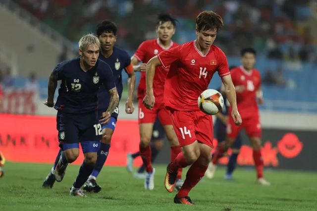 ĐT Việt Nam chỉ ghi được 1 bàn thắng nhưng để thủng lưới 2 bàn trước Thái Lan.