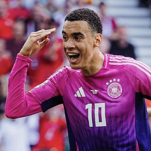 Musiala trong màu áo tuyển Đức.