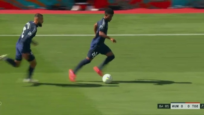 Diallo ngày càng xây chắc vị trí trong đội hình chính thức của Quỷ đỏ thành Manchester.