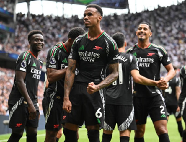 Gabriel đem về 3 điểm quan trọng cho Arsenal.