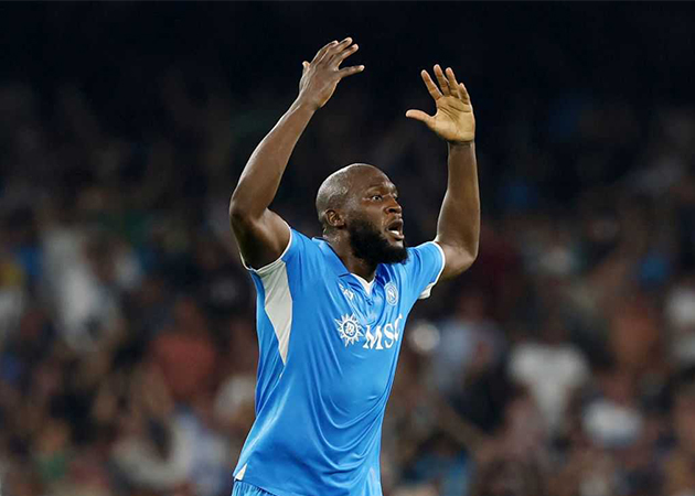 Lukaku trầm trồ với những pha cứu thua của Meret.