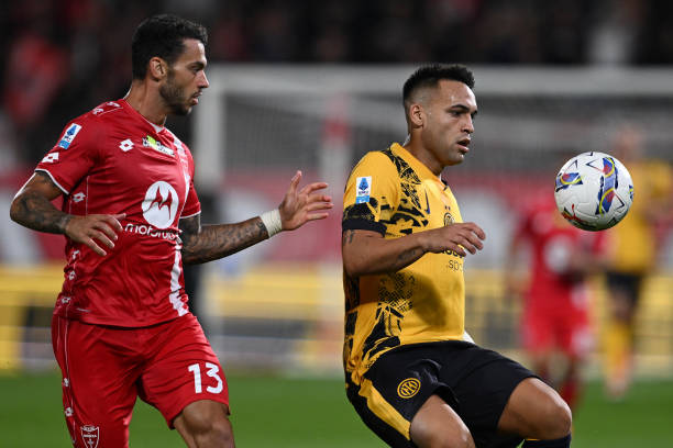 Cần biết, dù liên tục đá chính nhưng Martinez vẫn chưa ghi bàn hay kiến tạo sau 3 lần ra sân cho Inter mùa này. Tính luôn cấp độ ĐTQG, ngôi sao người Argentina đang trải qua chuỗi 5 trận "im hơi lặng tiếng".