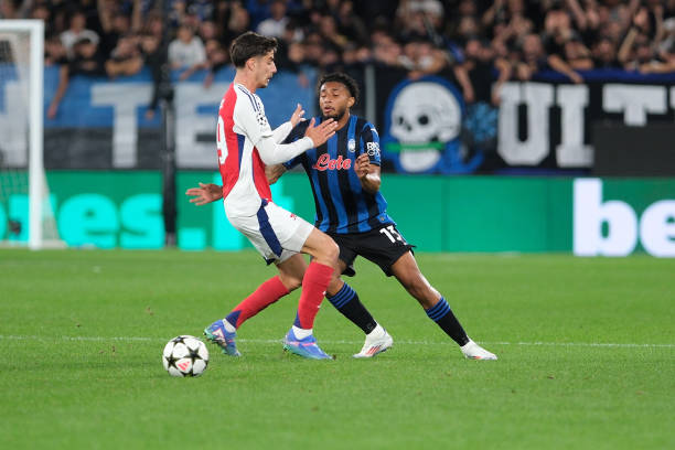 Với điểm số 7.7, màn thể hiện toàn diện của Ederson giúp anh được Fotmob đánh giá là tiền vệ xuất sắc nhất trận, hơn cả Declan Rice (7 điểm).