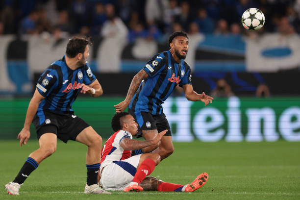 Đáng chú ý, Pháo thủ đã kiểm soát bóng ít hơn Atalanta trong cả hai hiệp đấu, và có thể nói, phần lớn khó khăn mà đội khách gặp phải ở khu trung tuyến đều xuất phát từ màn thể hiện xuất sắc của Ederson.