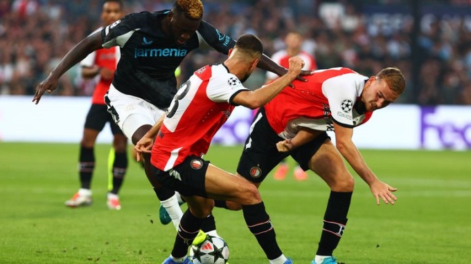 Ở đó, anh có pha xử lý cực kỳ đẳng cấp ở phút 30.