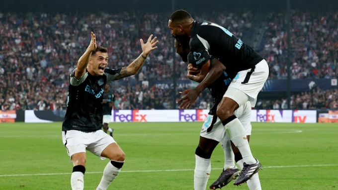 Theo đó, Bayer Leverkusen đè bẹp đối thủ với tỷ số 4-0.