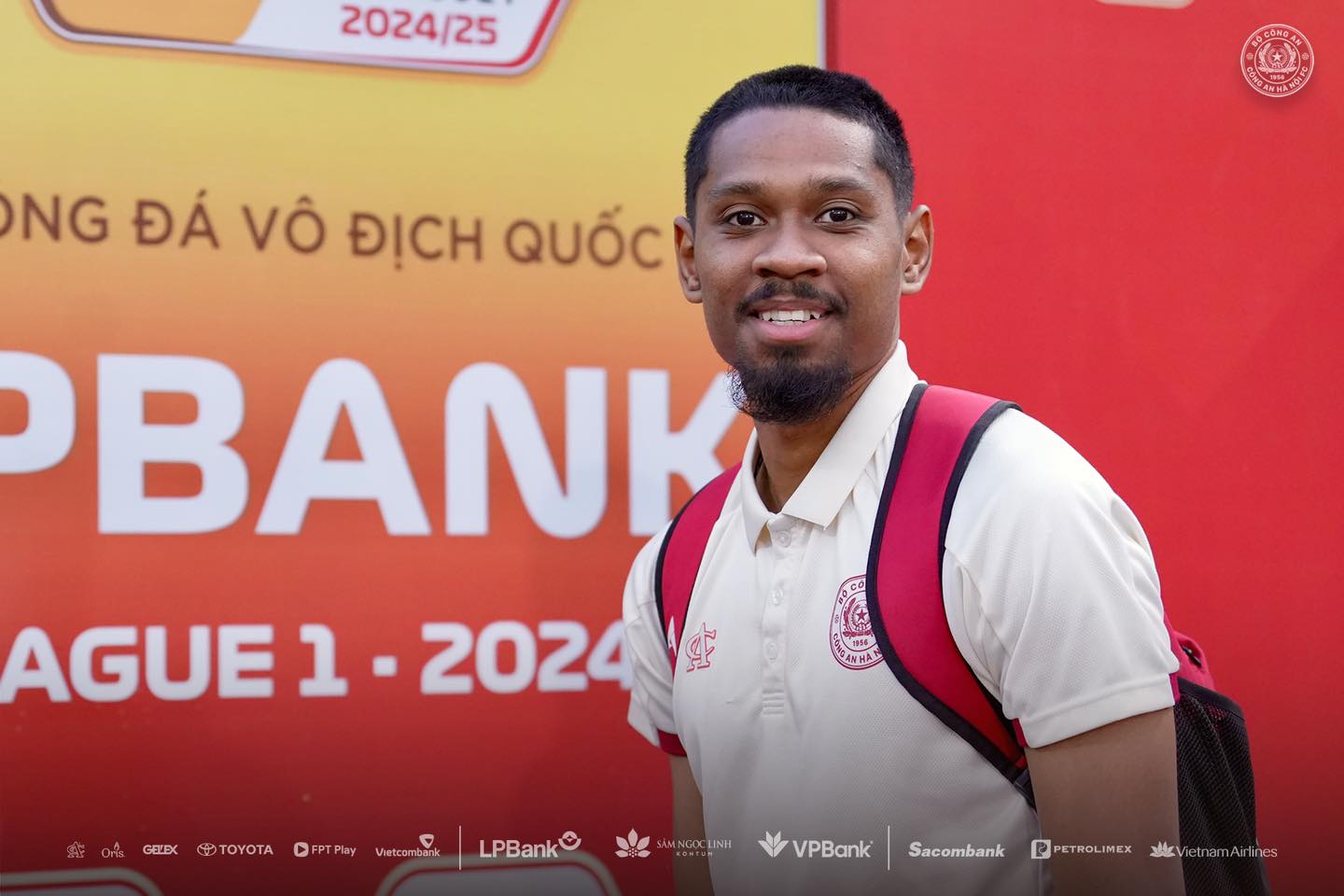 Jason Pendant Quang Vinh trong màu áo CAHN. Ảnh: CAHN FC.