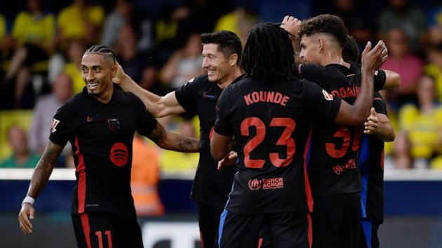 Hàng công Barca có ngày thi đấu thăng hoa.