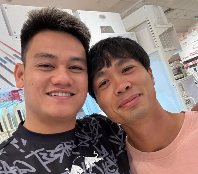 Nguyễn Công Phượng gặp gỡ Hồ Tấn Tài.