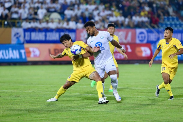 Nguyễn Xuân Son vừa thi đấu trận đầu tiên tại V.League với tư cách nội binh. Ảnh: VPF.