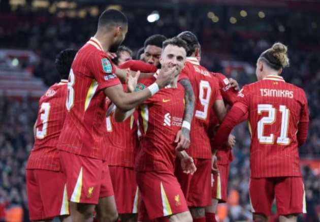 Jota in dấu giày vào cả 2 bàn thắng của Liverpool.