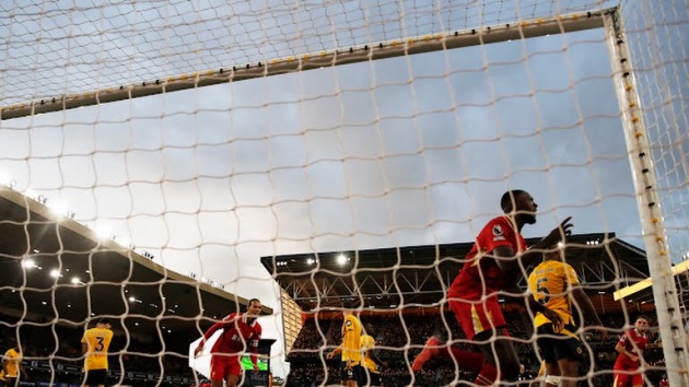 Konate mở tỷ số cho Liverpool.