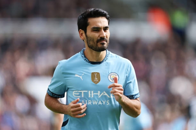 Pep Guardiola muốn người hâm mộ Manchester City kiên nhẫn với Ilkay Gundogan.