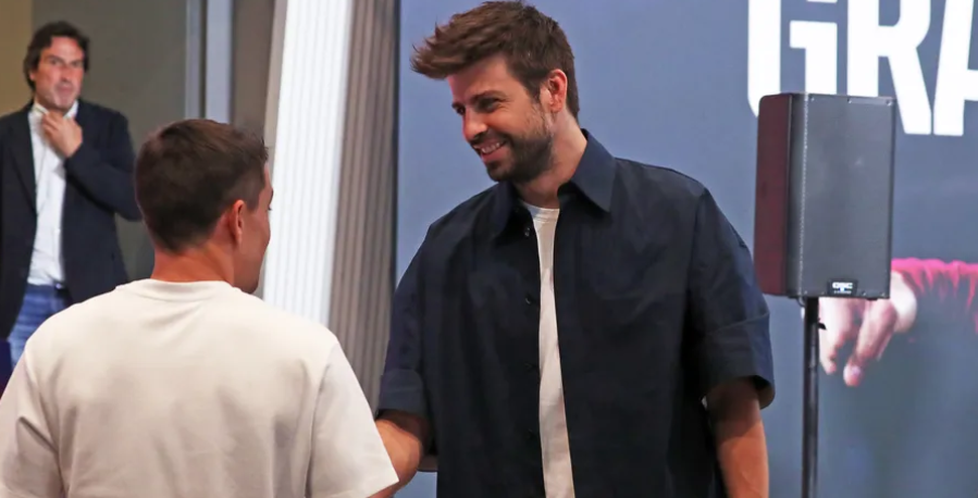 Pique ấn tượng với màn trình diễn của đội bóng cũ.