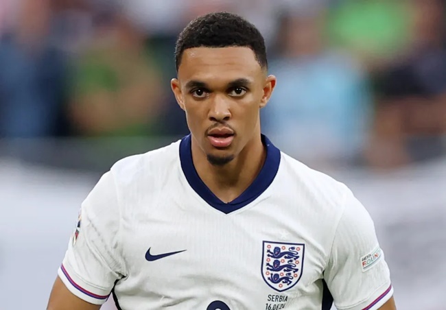 Alexander-Arnold có vẻ sẽ lại đá hậu vệ phải.
