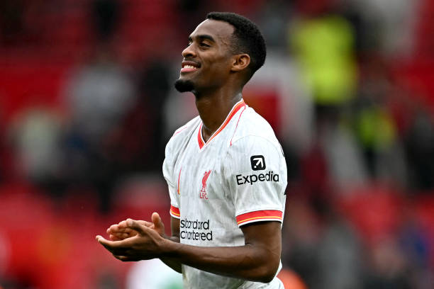 Ryan Gravenberch có thể là giải pháp cho hàng tiền vệ Liverpool.