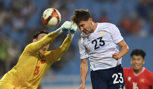 Tình huống Văn Lâm bị đánh bại trong hiệp 1.