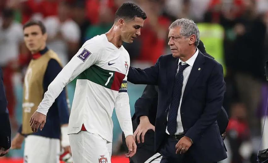 Santos đã dũng cảm loại Ronaldo.