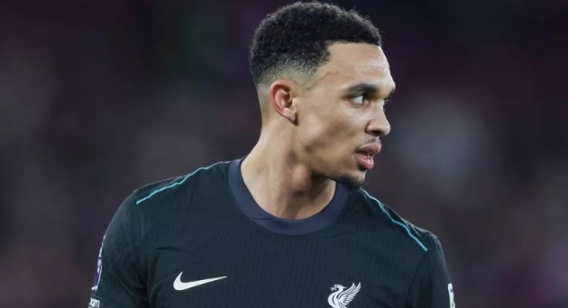 Alexander-Arnold tiếp tục gắn bó với Liverpool.