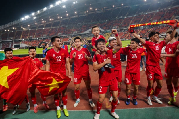 Việt Nam thắng toàn diện Thái Lan để lên ngôi vô địch.