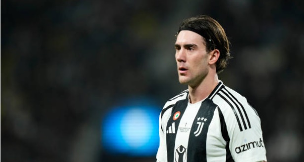 Vlahovic lọt vào tầm ngắm của Juve.