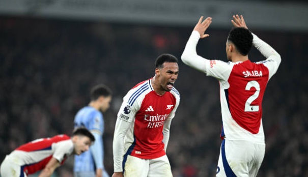 Arsenal ngược dòng ấn tượng.