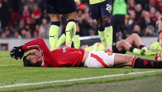 Antony bỏ lỡ không tưởng trước Southampton.