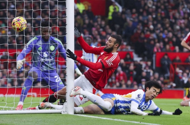 Man Utd đang gặp quá nhiều khó khăn trong việc tái thiết.