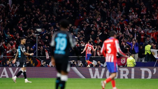 Alvarez tỏa sáng rực rỡ.