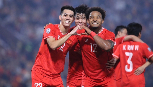 Xuân Son nổi bật trên hàng công đội tuyển Việt Nam.