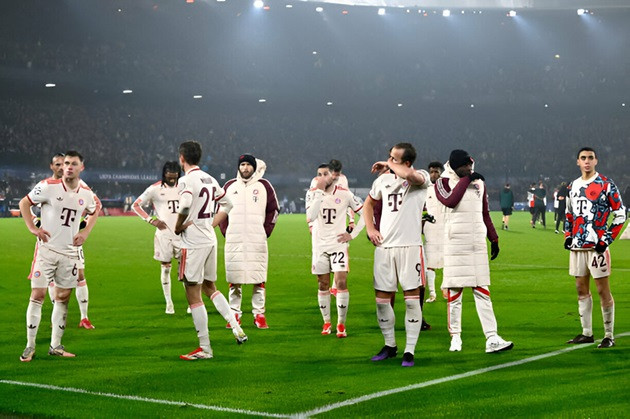 Bayern Munich đối mặt nguy cơ phải đá play-off để tranh vé vào vòng loại trực tiếp.