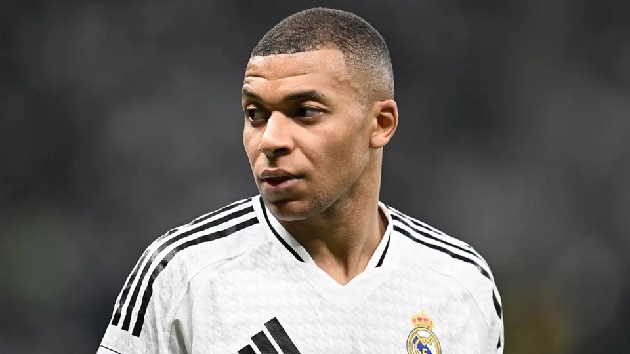 Mbappe ngày càng thích nghi ở vị trí trung phong cắm.