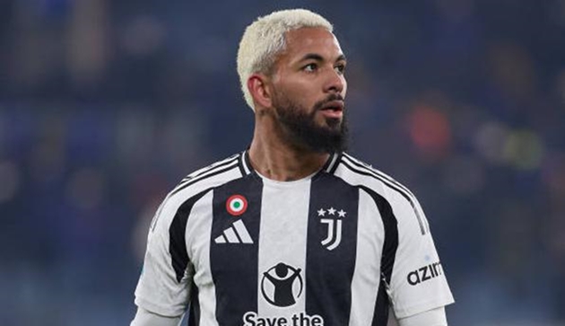 Douglas Luis gặp khó khăn trong màu áo Juventus.