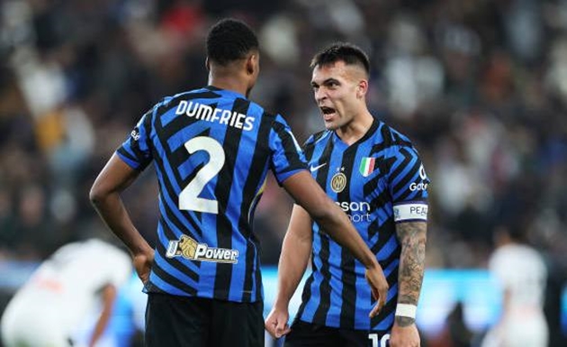 Denzel Dumfries thay phần việc của Lautaro Martinez ở trận đấu này.