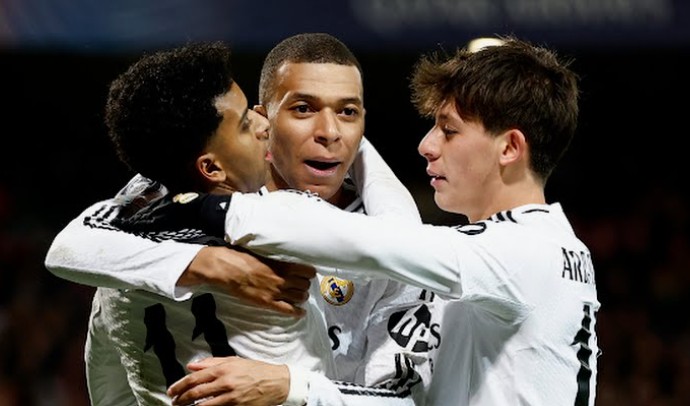 Real thắng Brest 3-0.