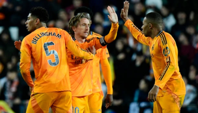 Luka Modric tiếp tục để lại dấu ấn.