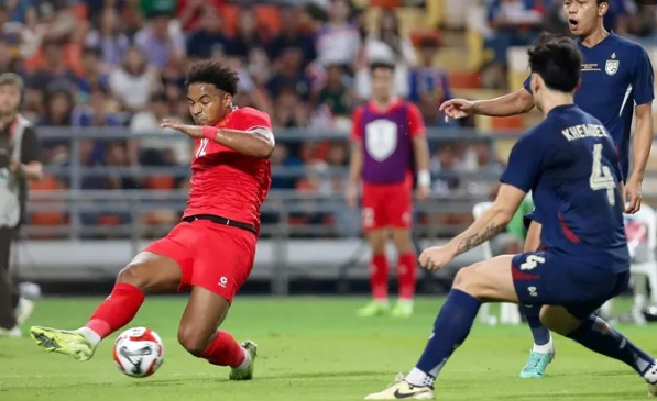 Tình huống dẫn đến chấn thương của Xuân Son.