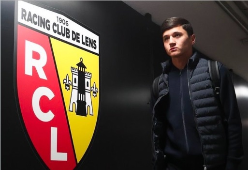 Khusanov đang được Man City chú ý.
