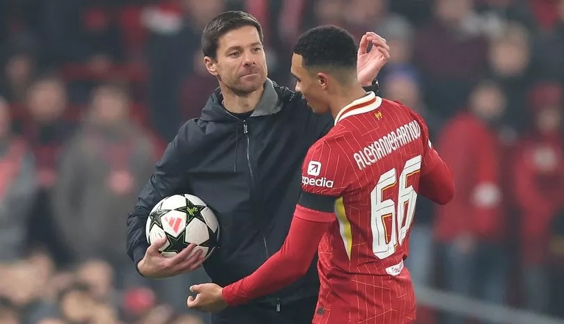 Cả Xabi Alonso và Alexander-Arnold đều đang được đồn đoán với Real.