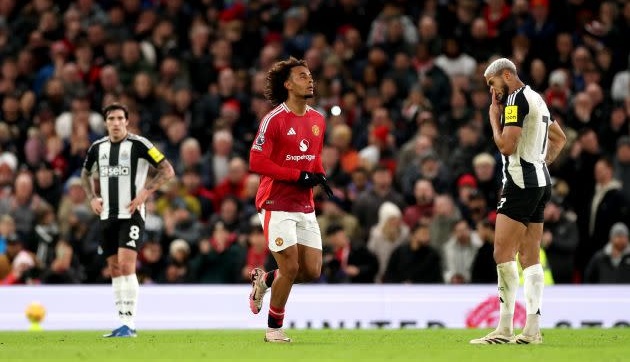 Zirkzee là mục tiêu khác của Juventus.