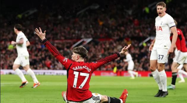 Garnacho được Tottenham săn đón.