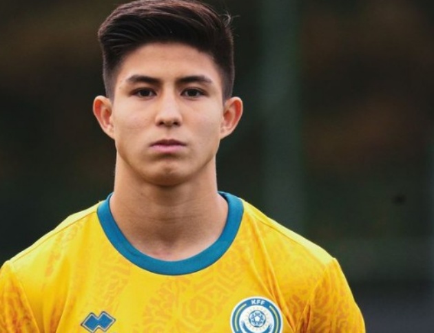 Tài năng trẻ Dastan Satpaev.