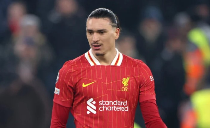 Liverpool 'quay xe' với Nunez vào giờ chót.