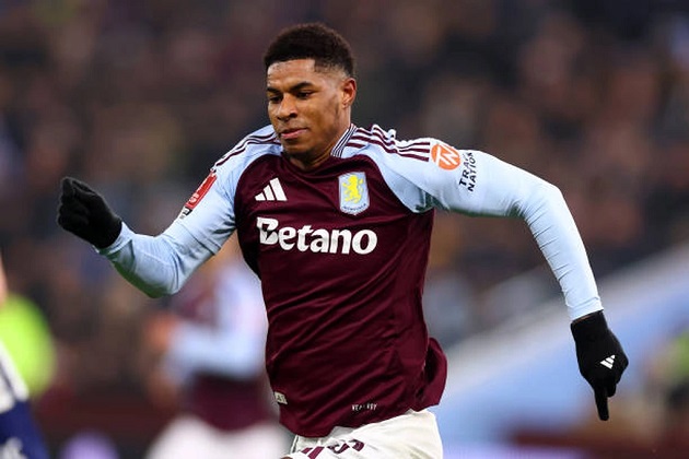 Rashford đang chơi cho Villa.