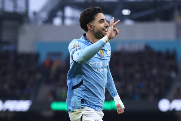 Omar Marmoush rực sáng với cú hattrick vào lưới Newcastle.