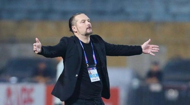 HLV Popov vừa mới trở lại sau án cấm chỉ đạo.