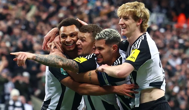 Newcastle hạ Arsenal.