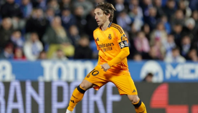 Luka Modric mở tỷ số cho Real.