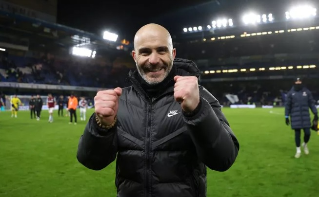 HLV Enzo Maresca thừa nhận Chelsea sẽ xem xét chiêu mộ thêm tiền đạo trong phiên chợ hè 2025.