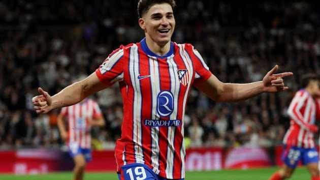 Julian Alvarez giúp Atletico có bàn mở tỷ số.